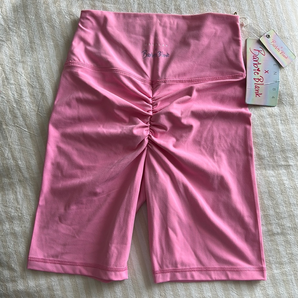 High waisted scrunch butt gym shorts